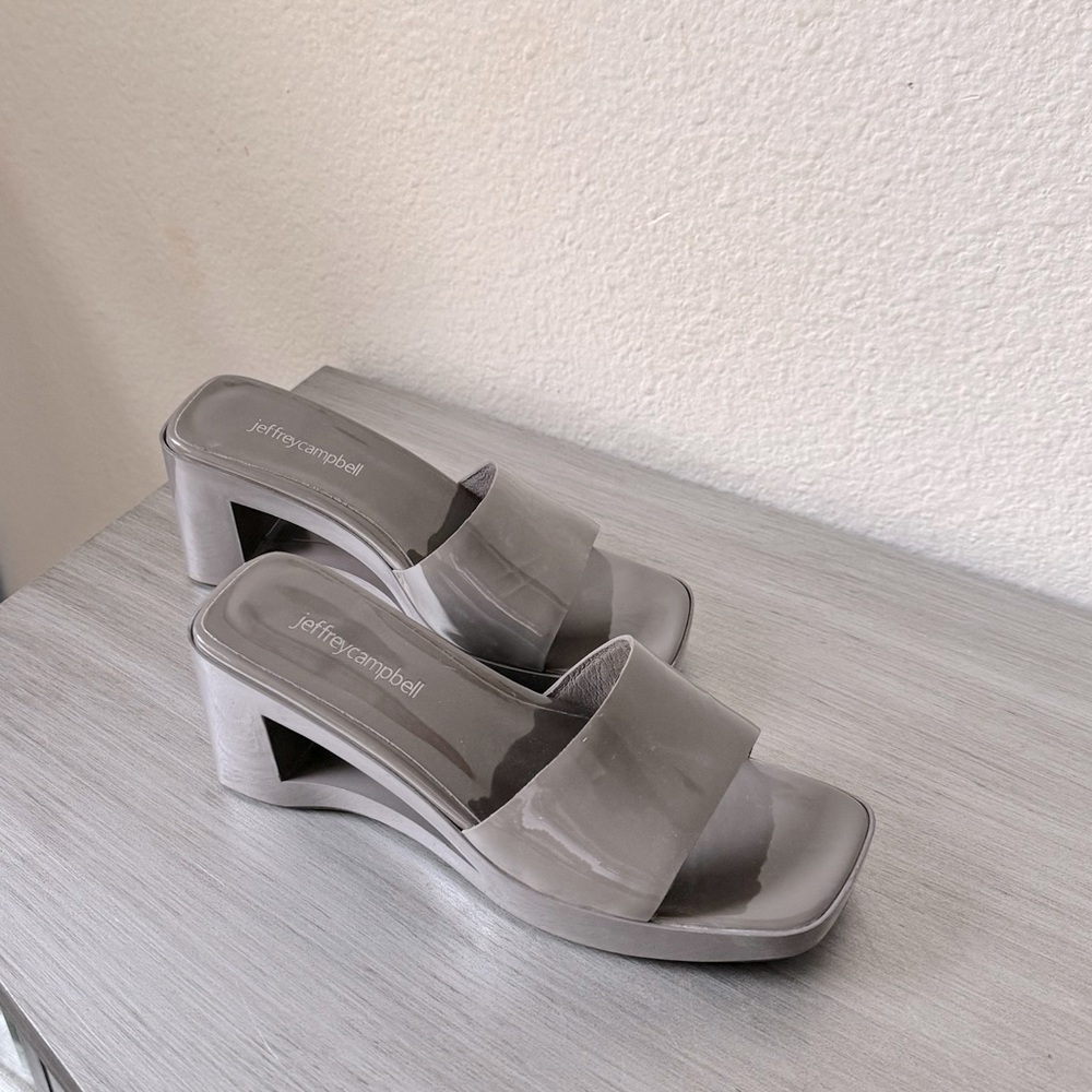 Jeffrey Cambell Shaggy Wedge Slide Sandal Never worn sz 36